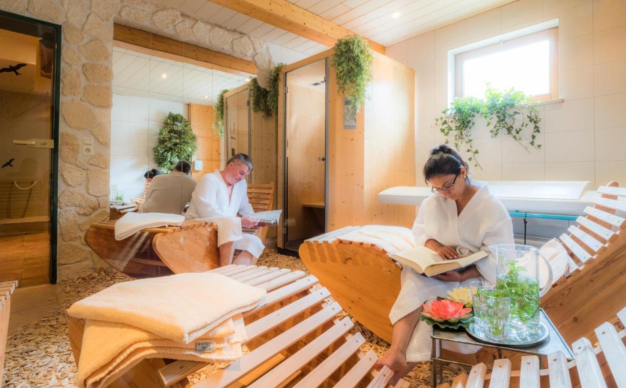 Hotel & Restaurant Gruener Baum - Die Gruene Oase Am Feldberg Фелдберг Екстериор снимка