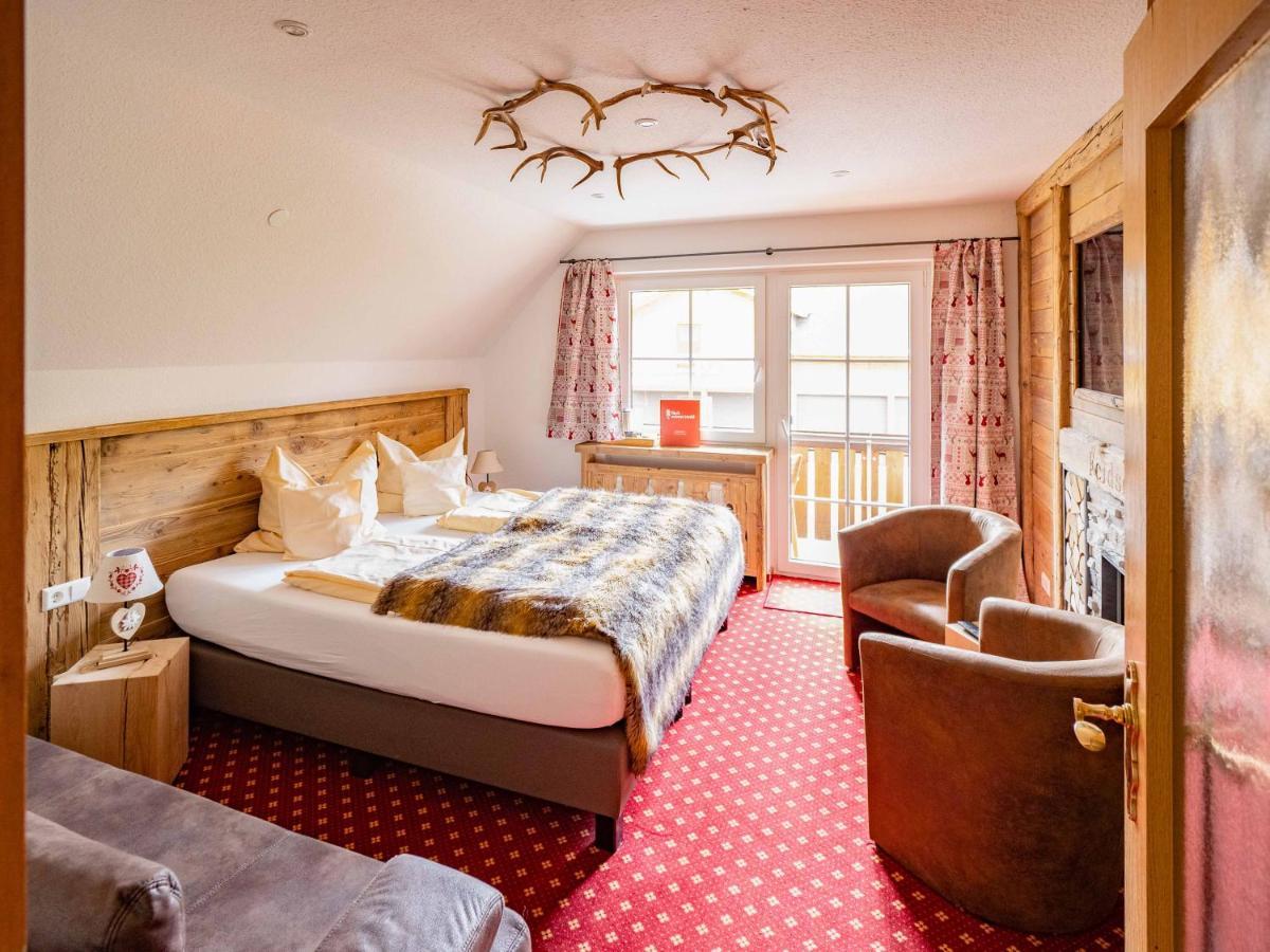 Hotel & Restaurant Gruener Baum - Die Gruene Oase Am Feldberg Фелдберг Екстериор снимка