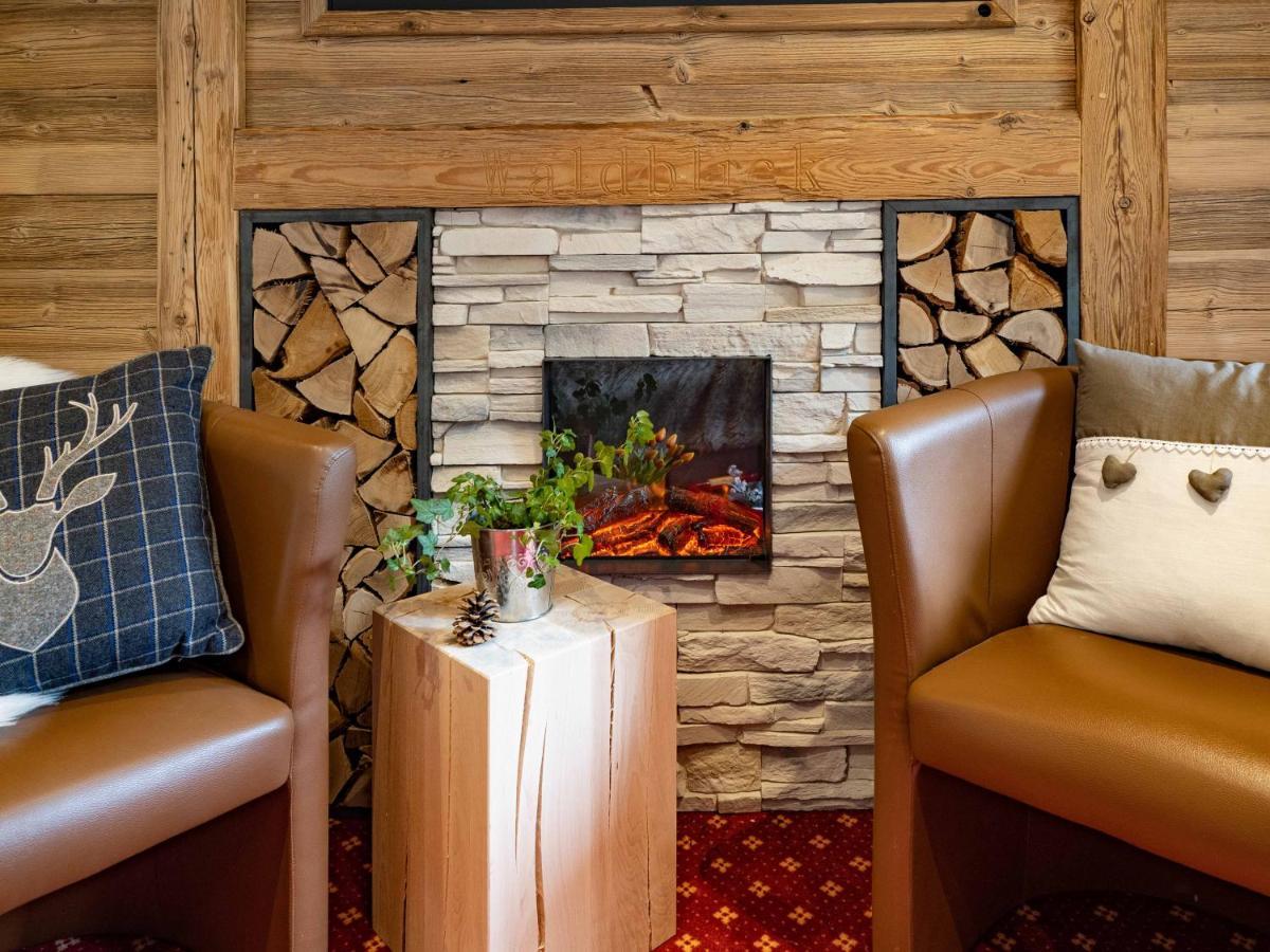 Hotel & Restaurant Gruener Baum - Die Gruene Oase Am Feldberg Фелдберг Екстериор снимка