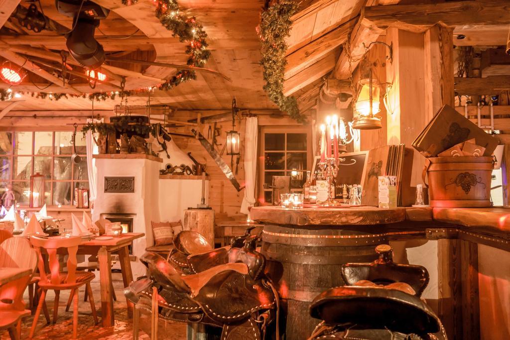 Hotel & Restaurant Gruener Baum - Die Gruene Oase Am Feldberg Фелдберг Екстериор снимка