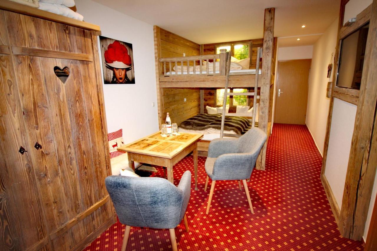 Hotel & Restaurant Gruener Baum - Die Gruene Oase Am Feldberg Фелдберг Екстериор снимка